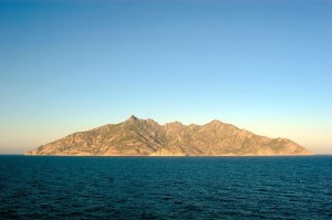 Isla de Montecristo en el Archipiélago Toscano (Isla que le dio nombre a la novela).